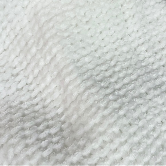 ❄️WHITE CHENILLE HOODIE SWEATER - Picture 6 of 9